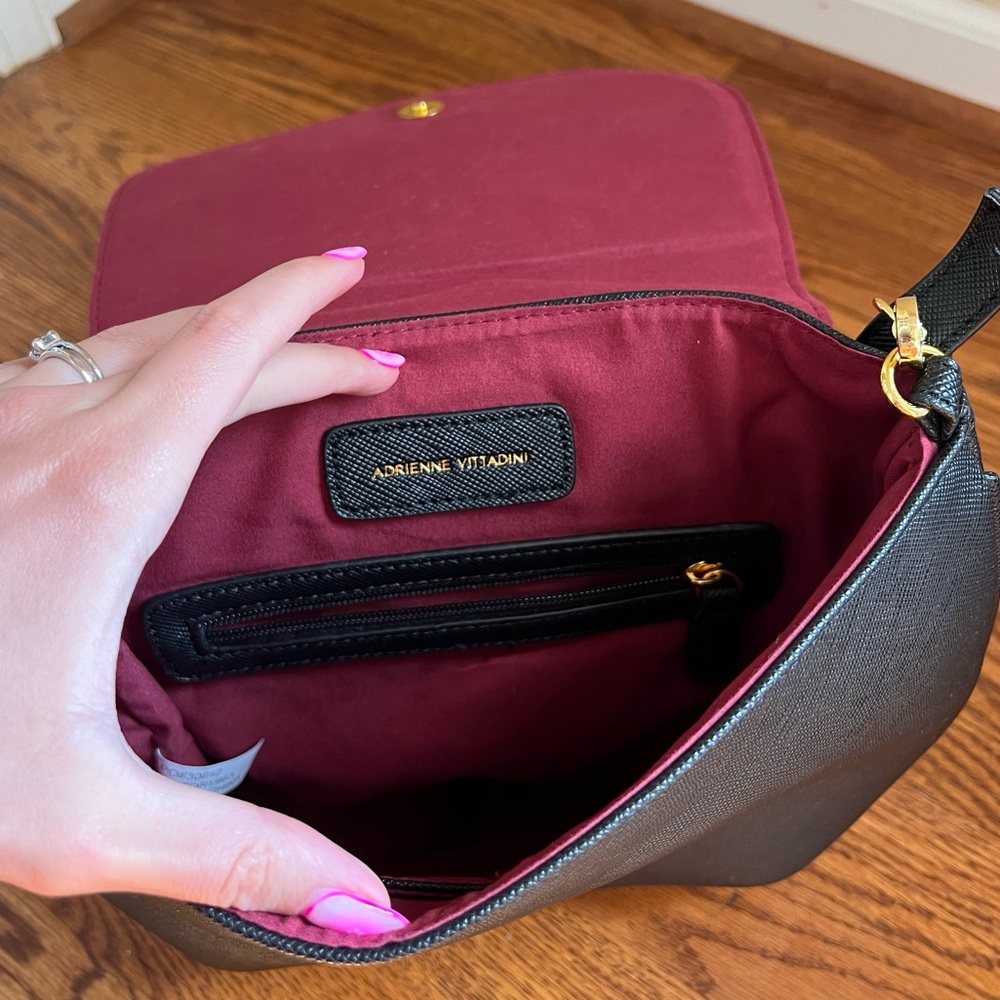 ▪️ADRIENNE VITTADINI: Women’s black crossbody purse w/tassel accent & snap▪️ - Picture 10 of 12